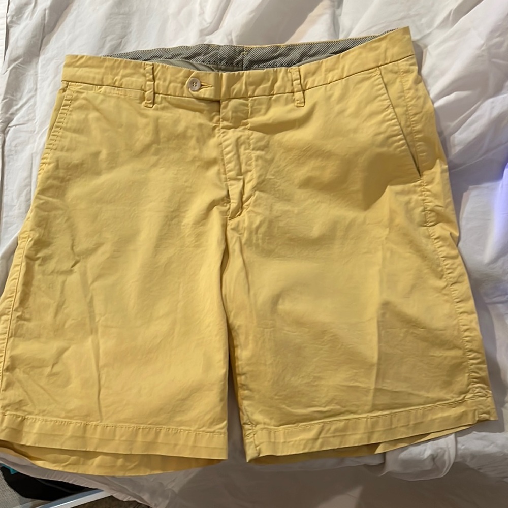 Soft yellow new Scott Barber golf/dress shorts